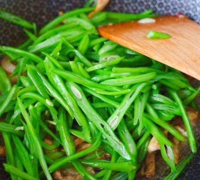 #童年不同样，美食有花样#芸豆丝炒肉丝便当