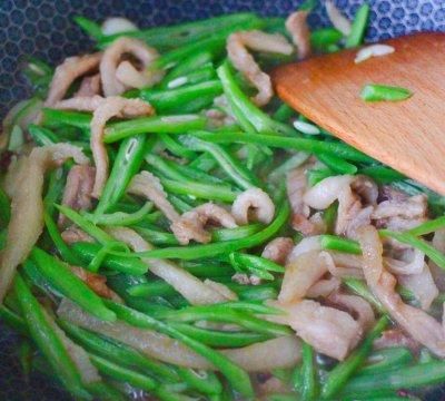 #童年不同样，美食有花样#芸豆丝炒肉丝便当