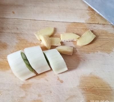 黄焖鸡的做法