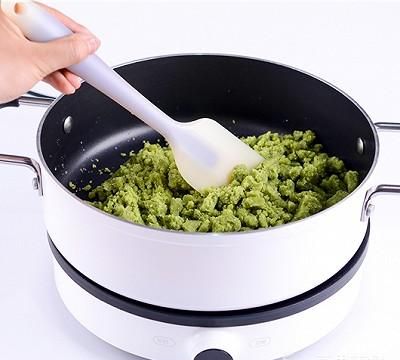 水晶班兰月饼的做法