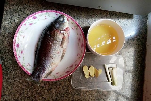 一条鲫鱼，15种吃法，有健脾和胃，通血脉等18种作用