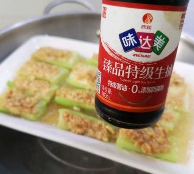 零难度的蒜蓉粉丝蒸丝瓜