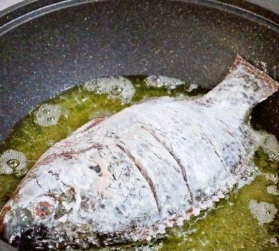 这道红烧罗非鱼做起来容易，吃起来上瘾