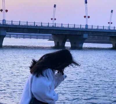 大海是什么样的(大海是什么样的作文)图1