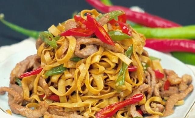 豆皮炒肉丝怎么做才好吃图1
