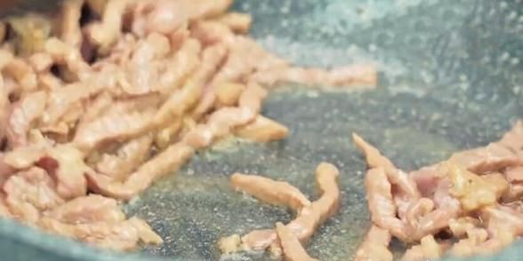 豆皮炒肉丝怎么做才好吃图5