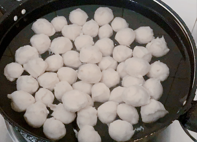 快春节了，年夜饭分享5种丸子做法，脆嫩酥香，寓意“团团圆圆”