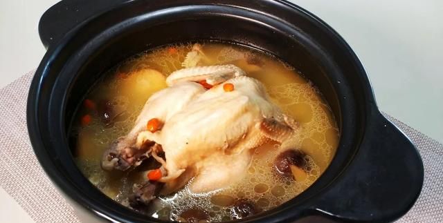 鸡是滋补好物，但并非人人适宜