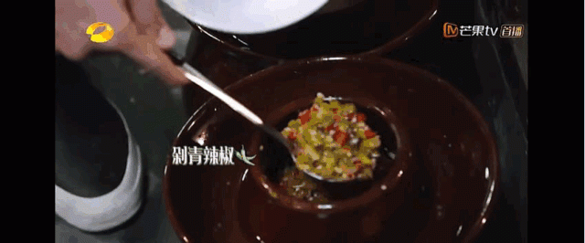 一周连做3次，这盘湖南剁椒芋头也太好吃了