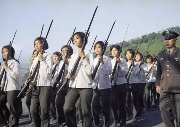 军武次位面：来自台湾的牛肉面，怎么一股浓浓的四川味？