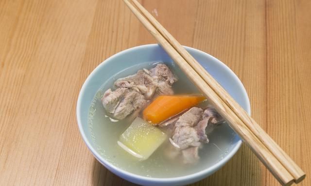 多喝骨头汤能补钙？别再被忽悠了，这3个毛病都是“补”出来的