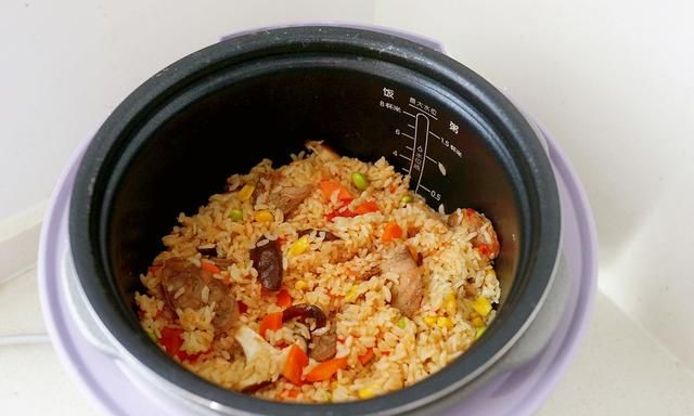电饭煲选购指南 | 干饭人该买电饭煲还是电压力锅？有什么区别？
