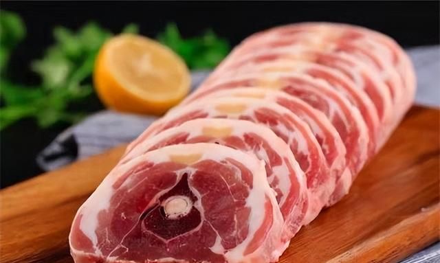 羊肉，到底是营养佳品，还是癌症“祸根”？冬季吃羊肉，谨记4点