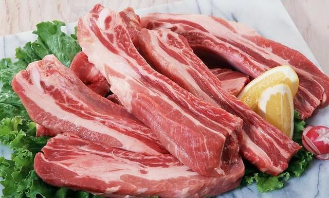 羊肉，到底是营养佳品，还是癌症“祸根”？冬季吃羊肉，谨记4点