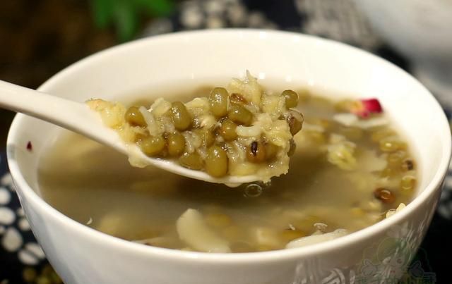 绿豆汤“最正确”做法！到底能不能用铁锅煮？如何10分钟开花？