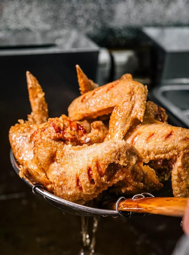新网红「腐乳鸡翅」，又是潮汕人带火的