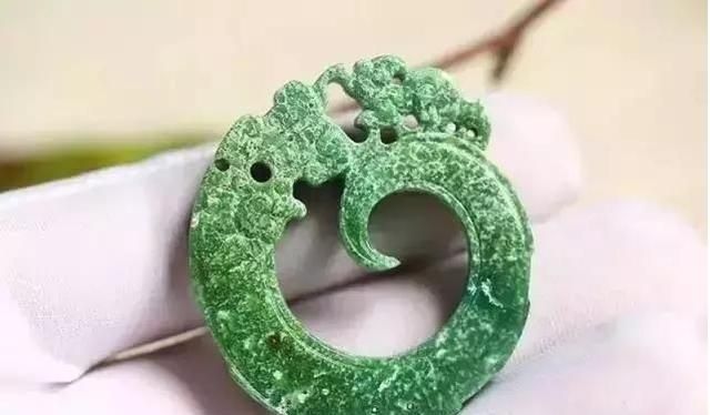 什么样的松石值钱(蜜蜡和松石哪个值钱)图5