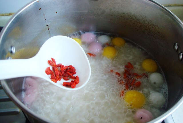 汤圆想要软糯香甜滋补，就这样煮，多吃消化好又增食欲
