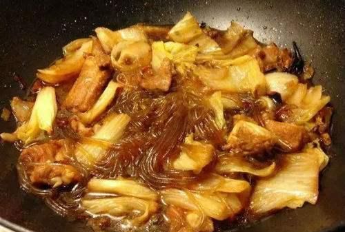 怎么用鸡碎肉熬白菜汤,鸡肉熬白菜好吃吗图4