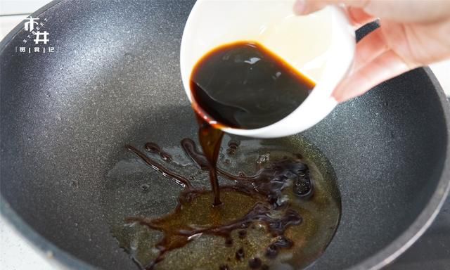 奶奶做的腌蒜苔，一次腌10斤，吃到夏天都不烦，老一辈的做法真好
