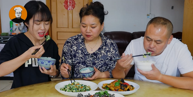 这才是韭菜炒鸡蛋的正确做法，香味十足，开胃下饭