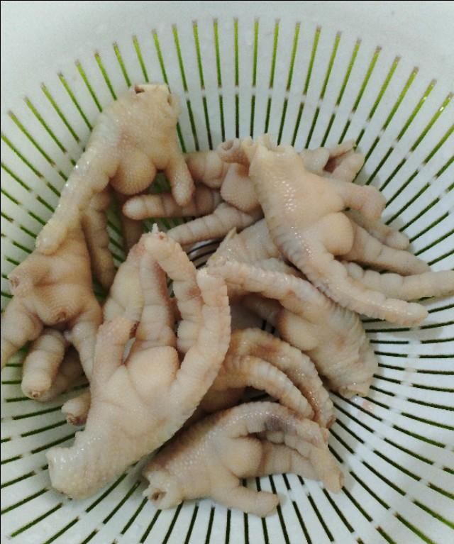 上海糟鸡爪的家常做法，步骤简单，香辣入味，糟香四溢，风味独特