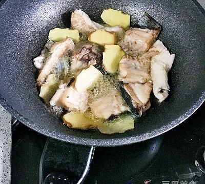 麻辣鱼火锅的做法