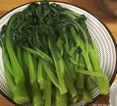 蒜蓉菜心 在“家”打造ins风美食