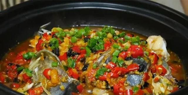 【香料和美食的秘密15】勾魂砂锅鱼头，原来只需要一种辣椒酱