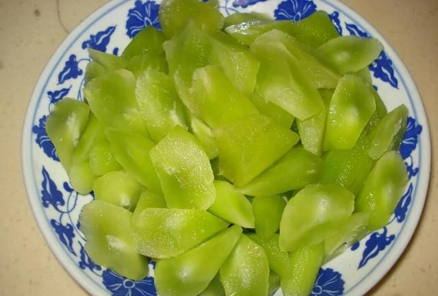 【香料和美食的秘密15】勾魂砂锅鱼头，原来只需要一种辣椒酱