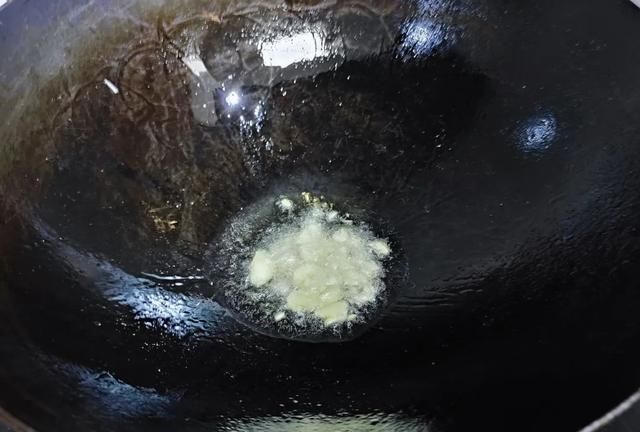 铁是菠菜20倍，中老年常吃，养血气，安神解郁，降脂健脑，抗衰老