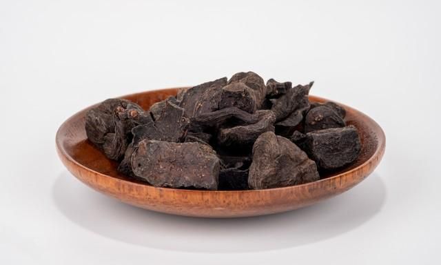 用对了是补药，用错了是毒药，何首乌，究竟如何使用？一文分享。