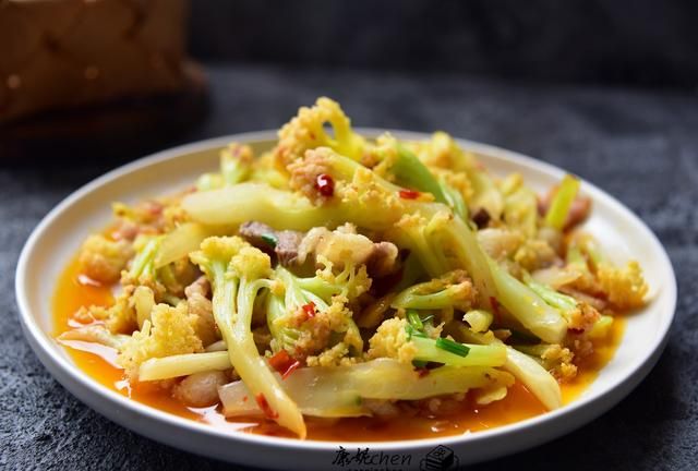 花菜炒五花肉的做法