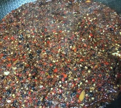 最靠谱最好吃最详细的万能辣椒酱（自制）做法！零失败