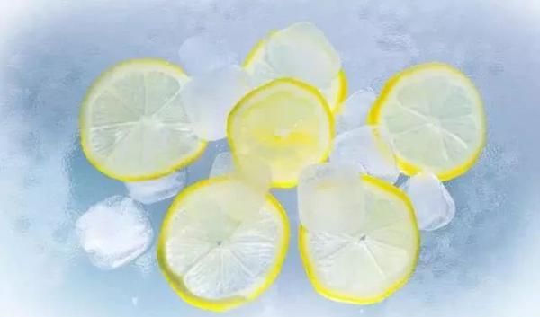 你只知道柠檬泡水喝？它居然还有这么多强大用途