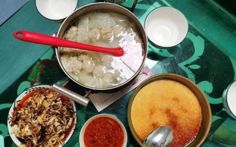 安徽女子吐槽婆婆做饭太寒酸(遇到一个抠门贪财的公公怎么办)