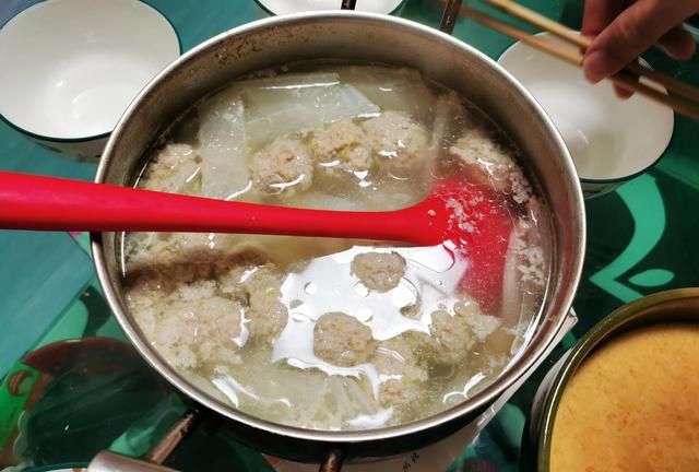 四川女子回婆家，吐槽婆婆做的饭菜太抠门，公公回怼：不吃就回去