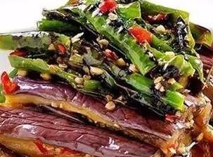茄子怎么凉拌好吃又简单(凉拌一品茄子做法)图3