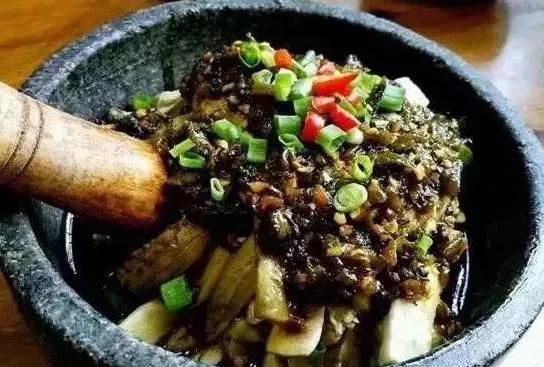 茄子怎么凉拌好吃又简单(凉拌一品茄子做法)图7