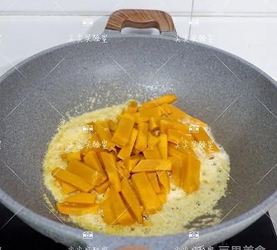 蛋黄焗南瓜（非油炸）