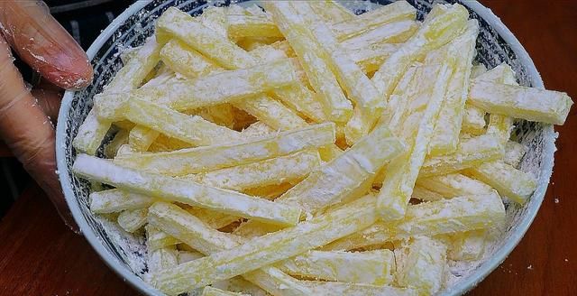 自从学会薯条这做法，再也不用出去买了，做法详细讲解，一看就会