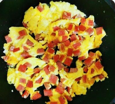 迷倒全家的5分钟快手菜～午餐肉炒鸡蛋，真心好吃