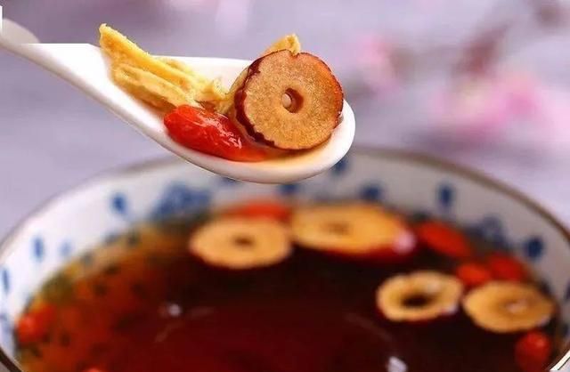 立夏多喝姜枣茶