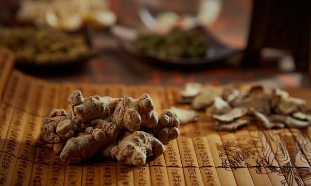 讲一味三七，细数其6大功效，4个细节，原来贵有贵的道理