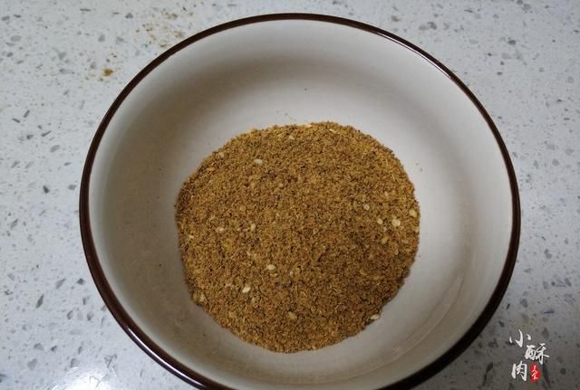 20年烧烤师傅教你烤羊肉串和羊肉串腌制方法，这一味调料千万别加