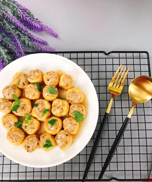 酿豆腐泡，又香又糯一种简单的满足感油然而生