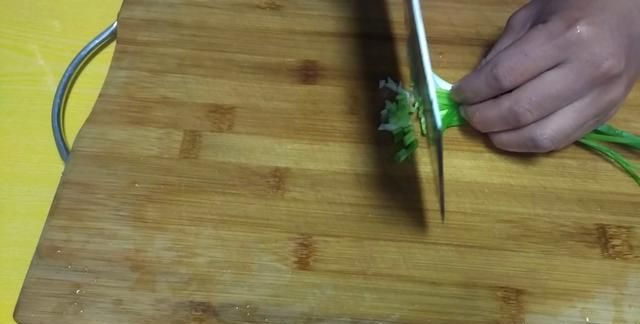 蘑菇汤怎么做,鲫鱼蘑菇汤怎么做图5
