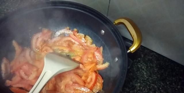 蘑菇汤怎么做,鲫鱼蘑菇汤怎么做图8