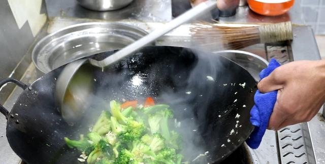 大鱼大肉吃腻了，试试这6道清淡素食菜，营养健康不油腻，真好吃