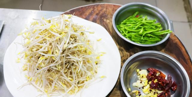 大鱼大肉吃腻了，试试这6道清淡素食菜，营养健康不油腻，真好吃